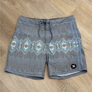 Hurley Men’s Boardshorts Size 32, Length 18”